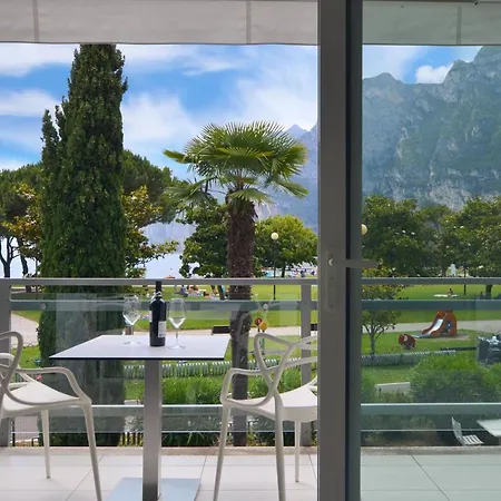 Club Nautico - Phoenix Studio Lake View Riva del Garda Exterior photo